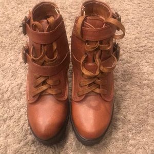 Women platform boots